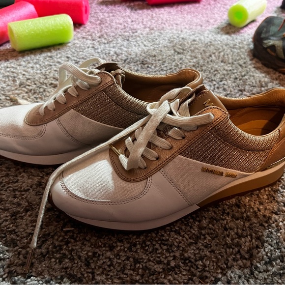 Michael Kors Allie Trainers Gold/White | 8US - Picture 1 of 11